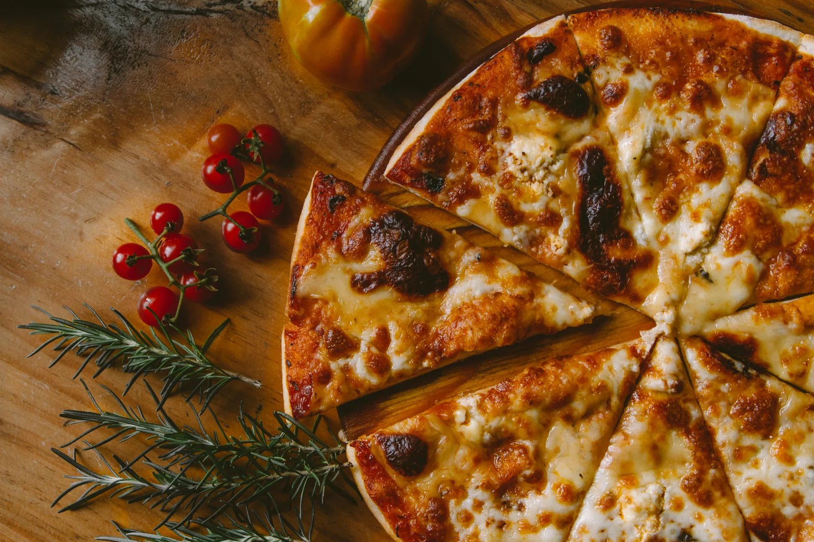 Los Angeles-based scratch-made pizza, pasta, and wings restaurant with 3 locations